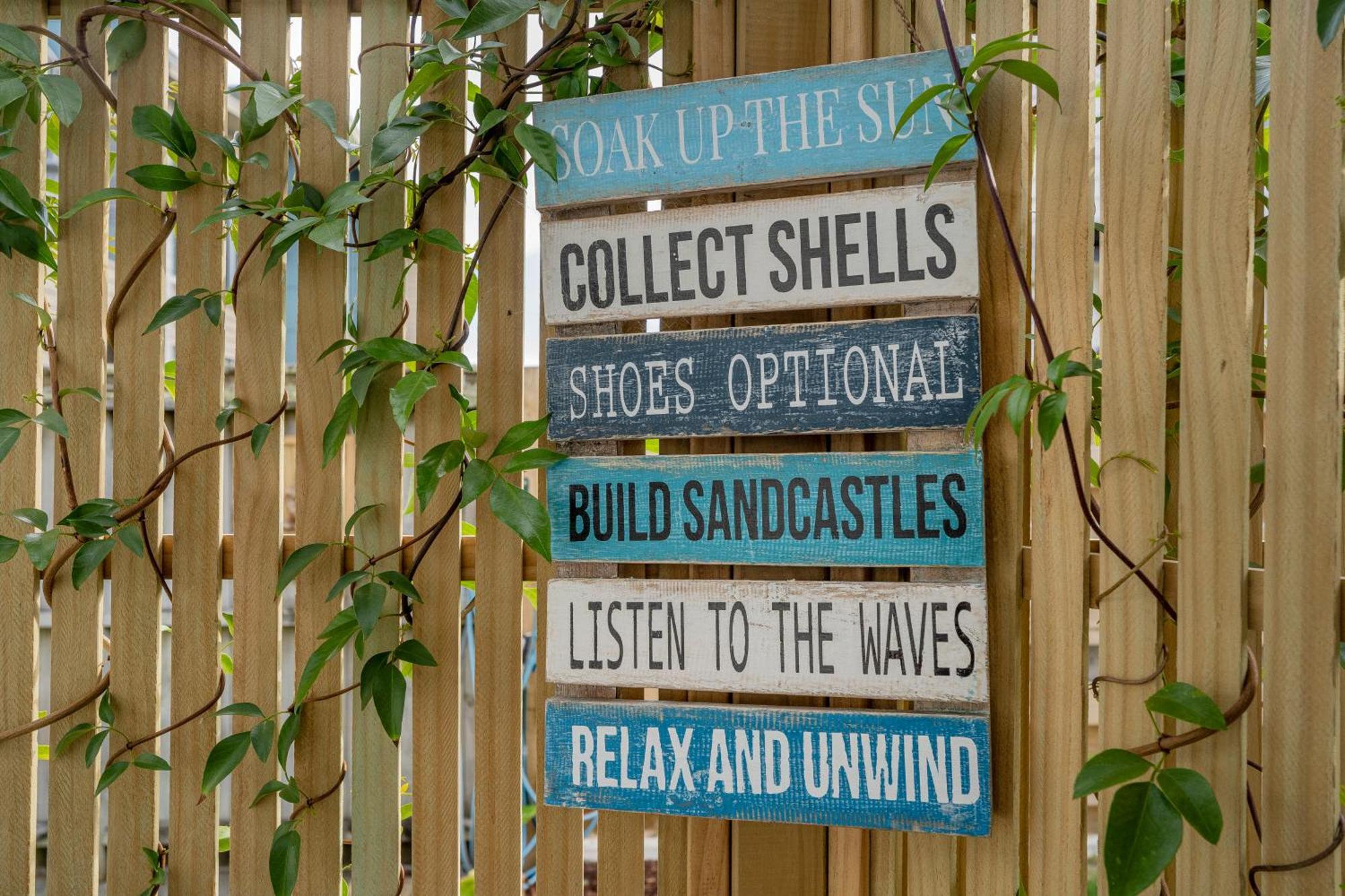 Coast Awhile - Whangamata Holiday Home Bagian luar foto